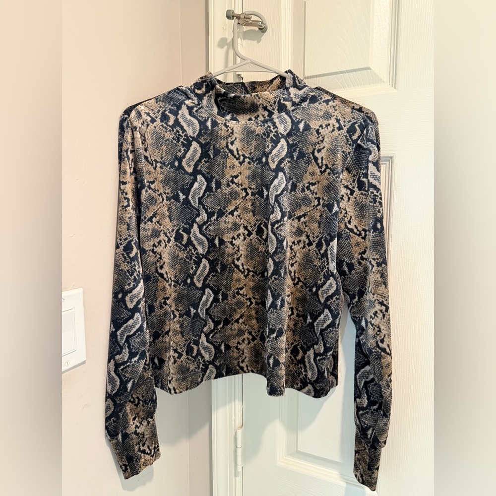 Velvet long sleeve top